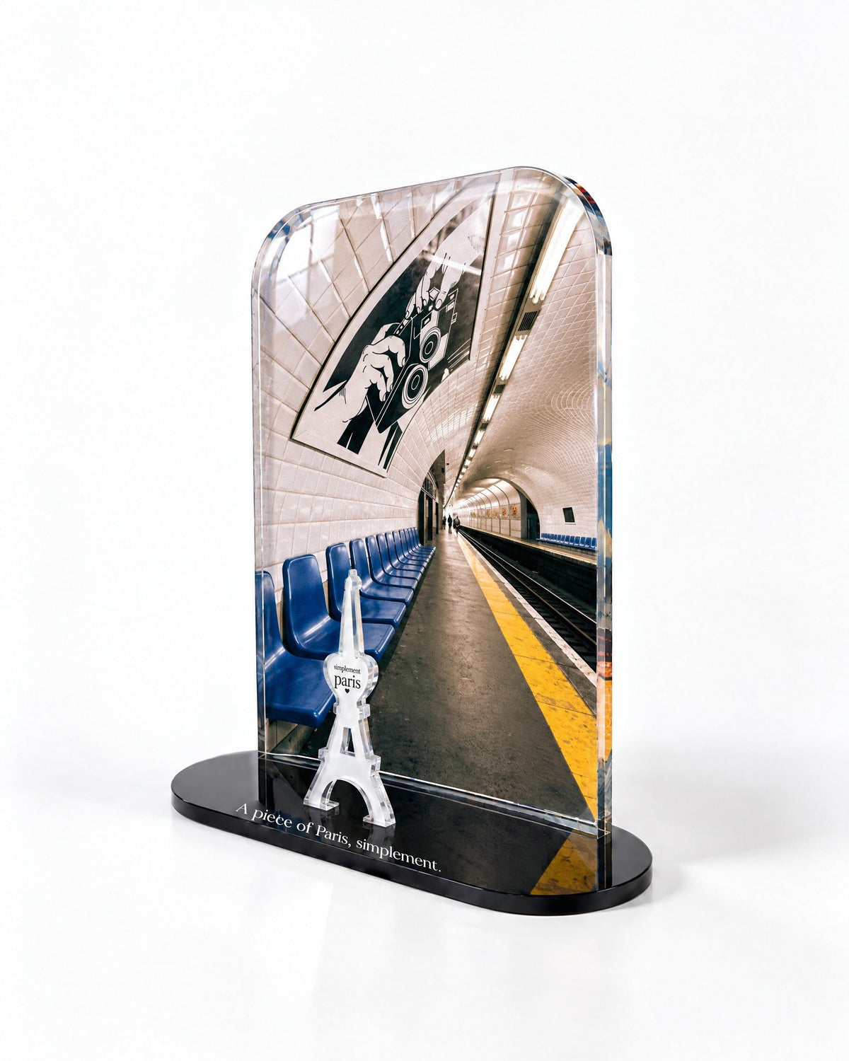 Side view of the Le Métro acrylic decor with polished edges and reflections